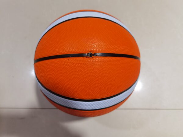 Basket boll gummi strl 5 med eget tryck. Min 50st. - Bild 3